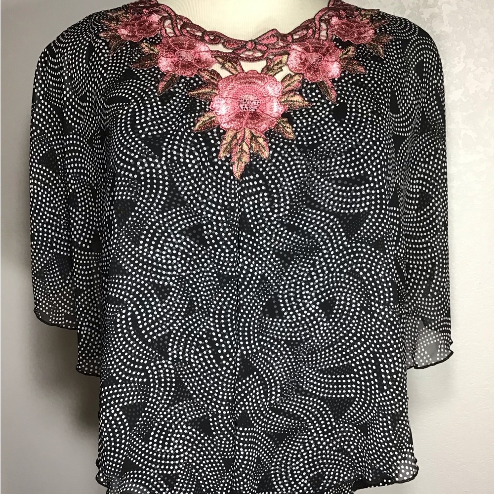 ADELE & MAY BLOUSE WOMEN Sz  M W/Poncho Cover Floral Embroidered Around The Nec - Picture 2 of 13